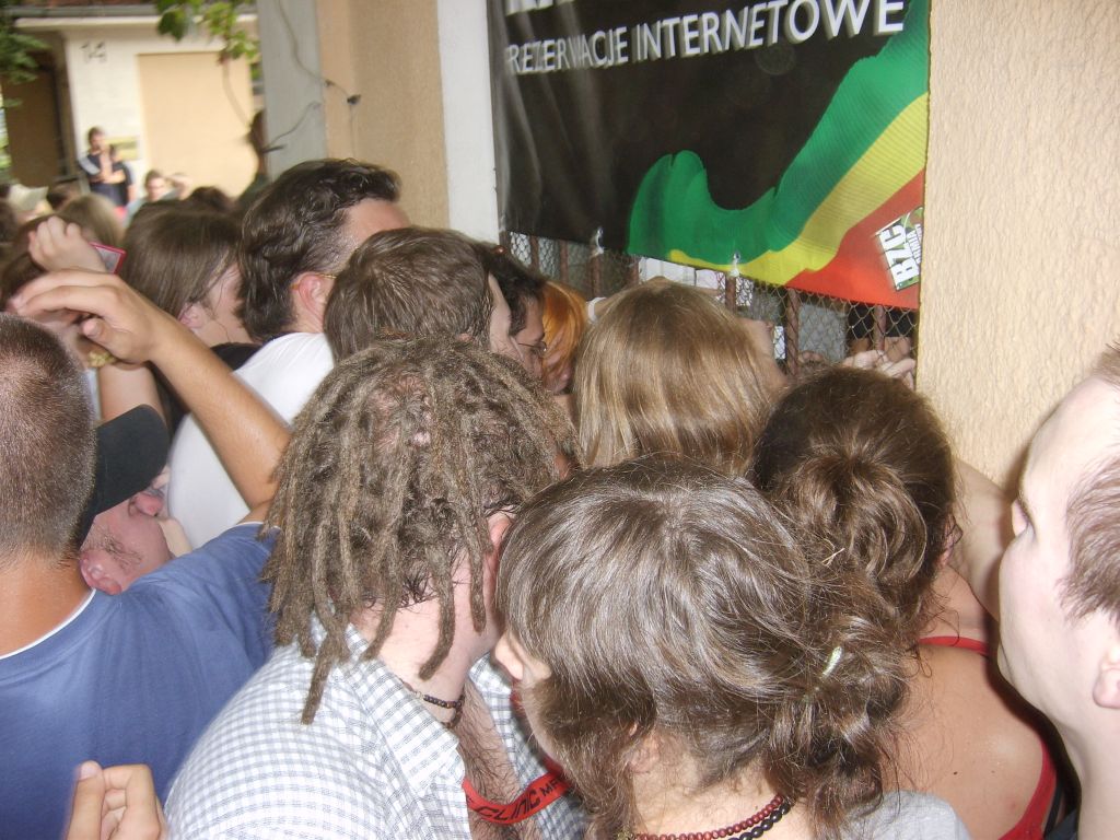 Ostróda Reggae Festival kolejka do kasy 2007