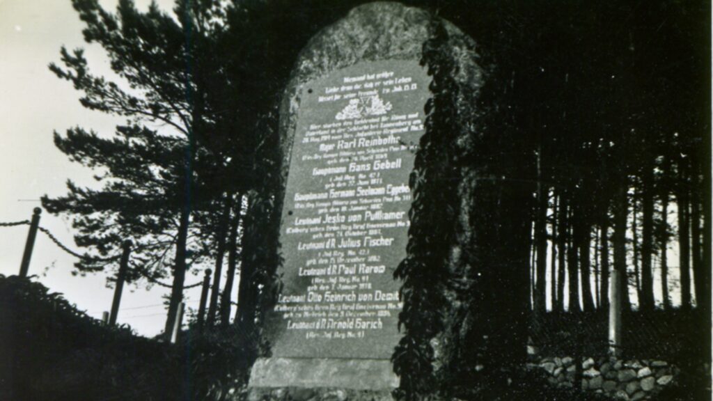 Cmentarz wojenny w Drwęcku zdjęcie historyczne